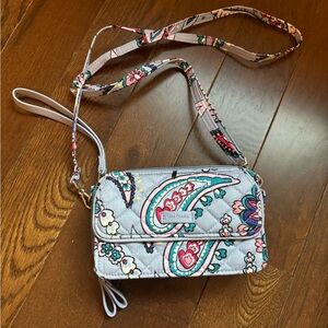 Vera Bradley phone wristlet wallet, never used